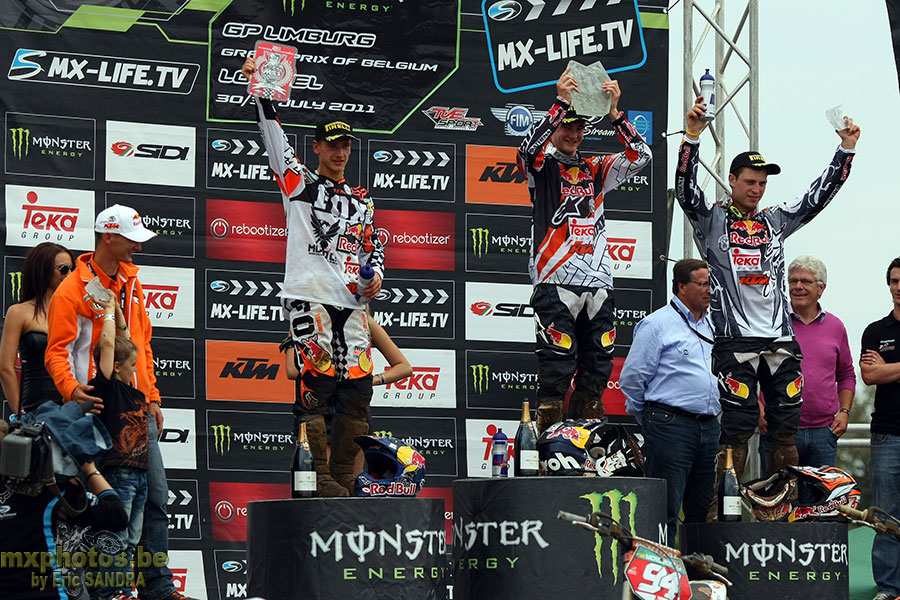 Podium MX2