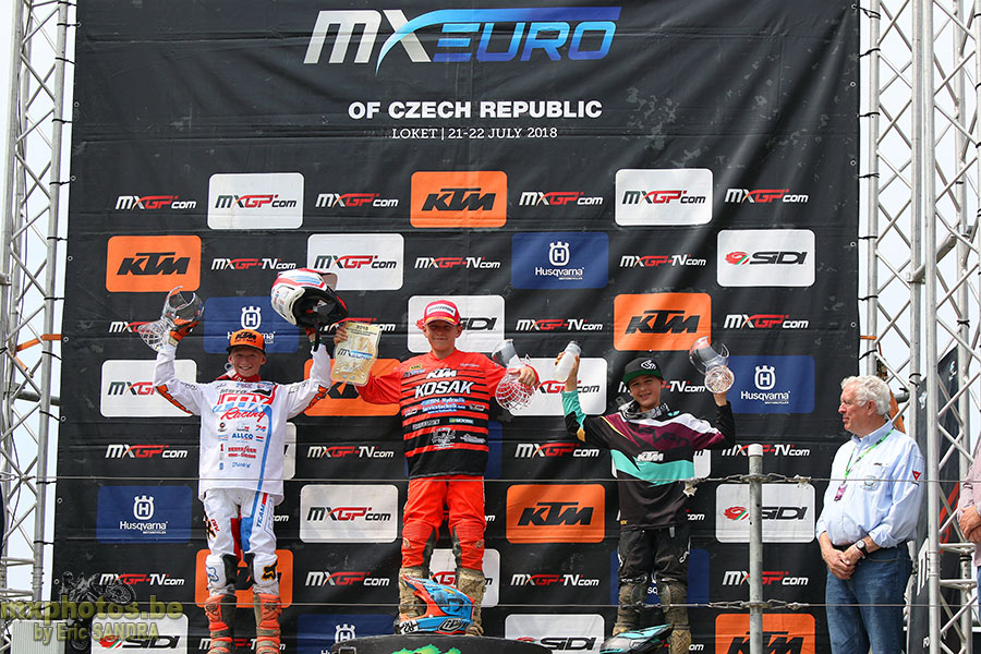  Podium EURO 85 